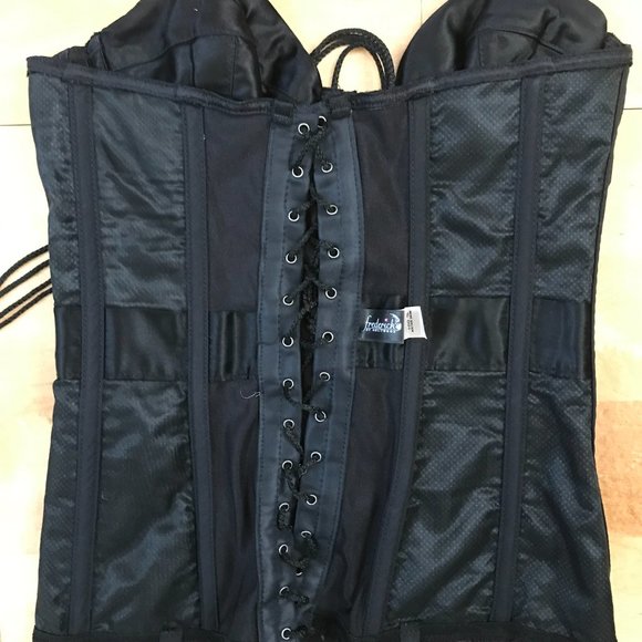 Black Corset - Frederick's of Hollywood - Picture 6 of 6